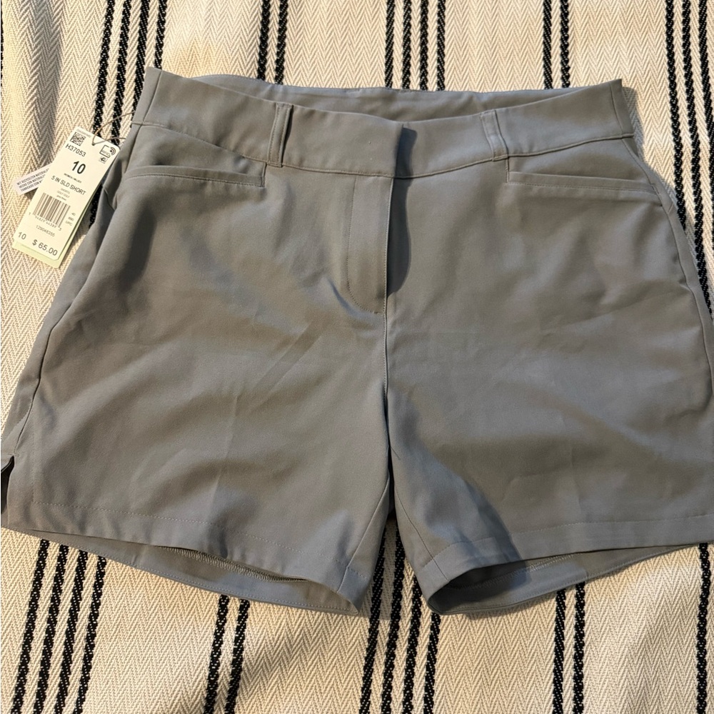 Women’s Golf shorts. Never been worn. Still has tags!